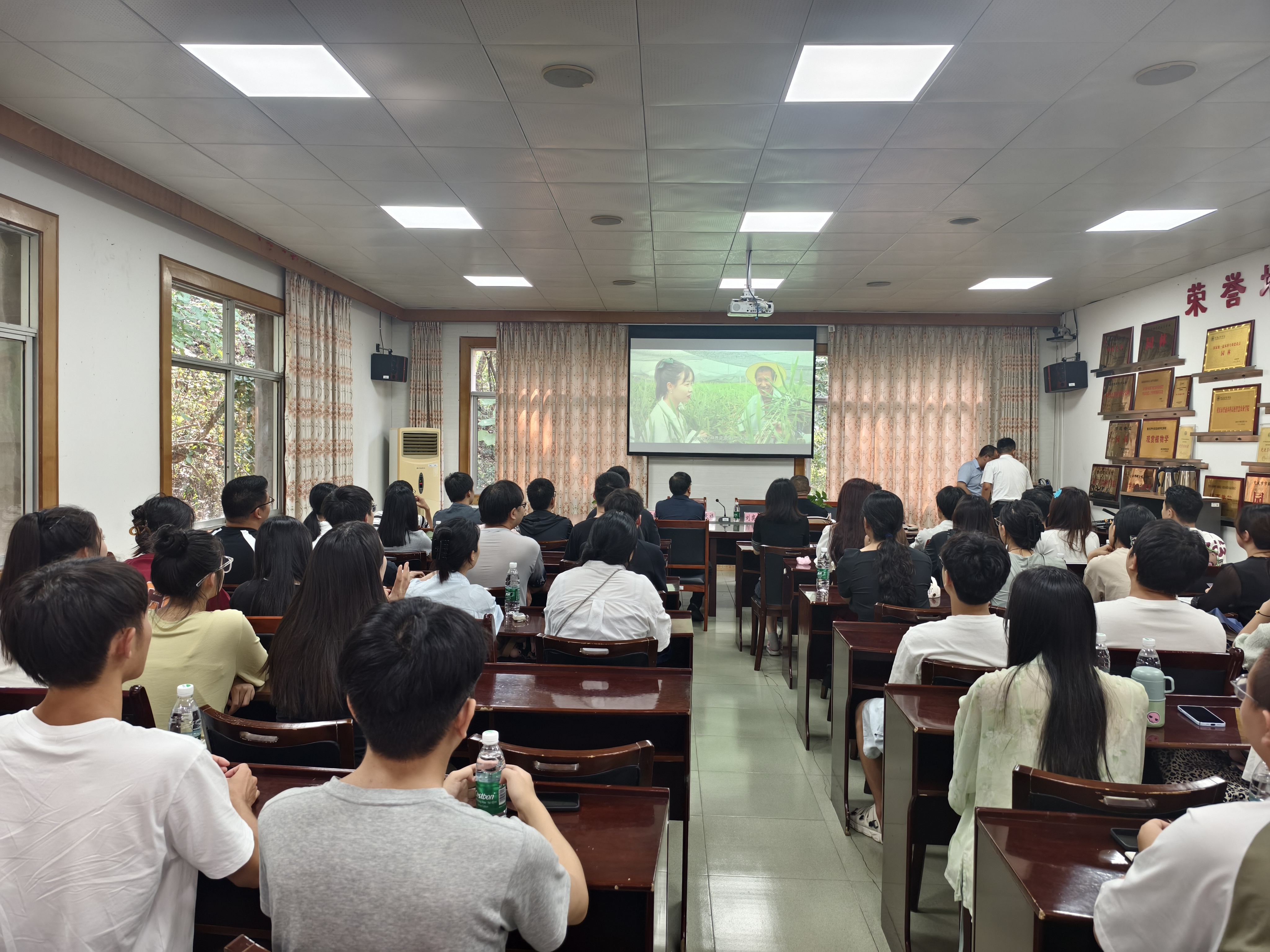 fhUx_1726132312219036689.png 图片2.png